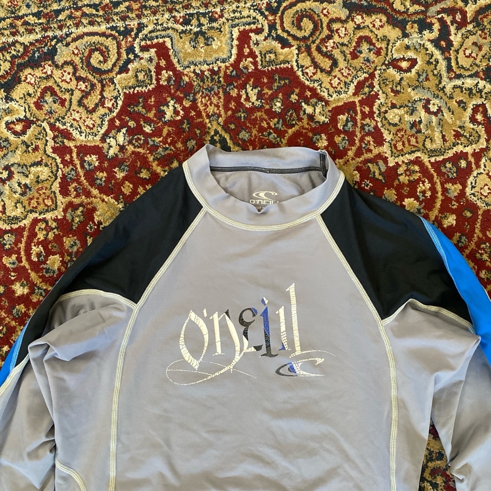 O'Neill Men's Gray and Black Swim Shirt